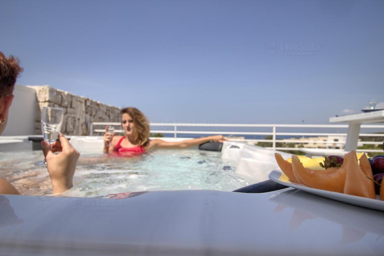 Jacuzzi Holiday Homes By Lovesud Santa Maria di Leuca Luaran gambar