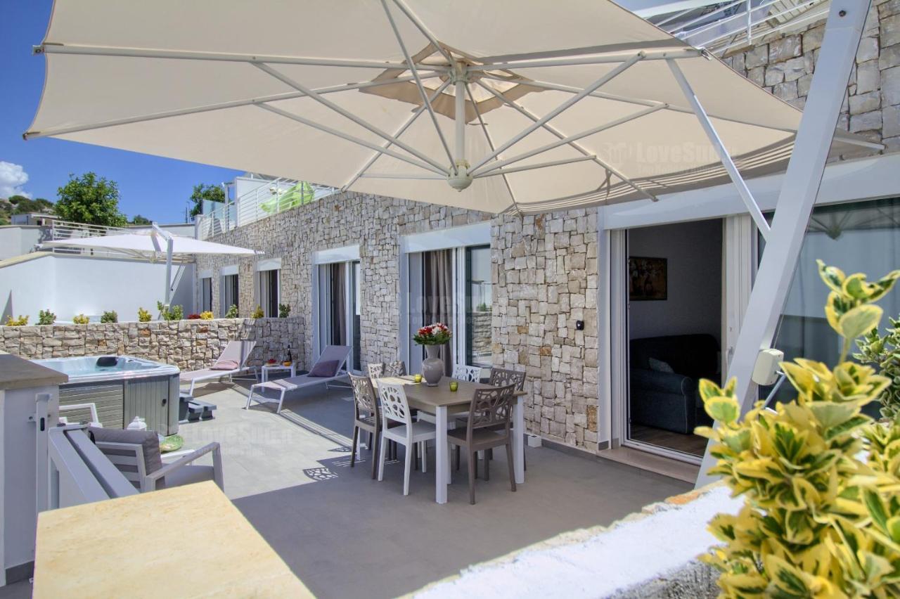 Jacuzzi Holiday Homes By Lovesud Santa Maria di Leuca Luaran gambar