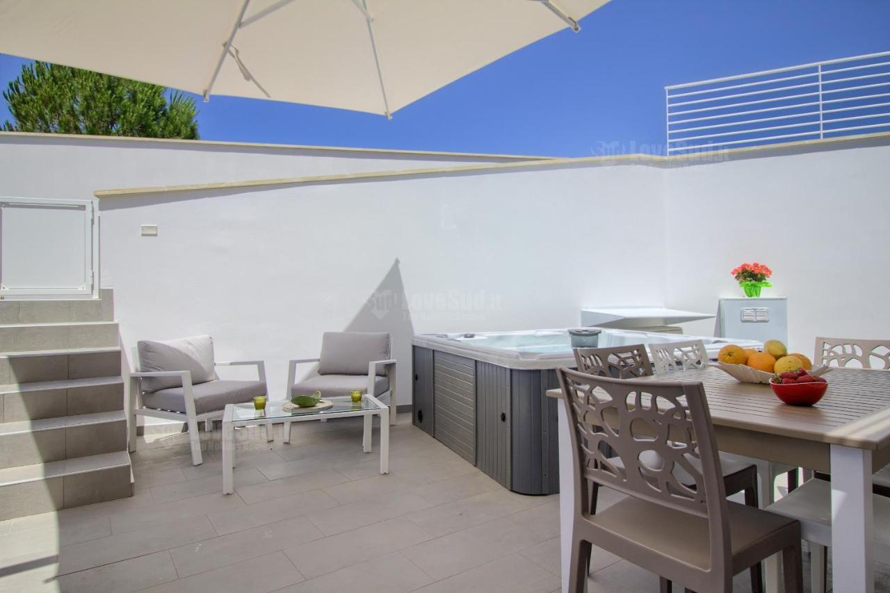 Jacuzzi Holiday Homes By Lovesud Santa Maria di Leuca Luaran gambar