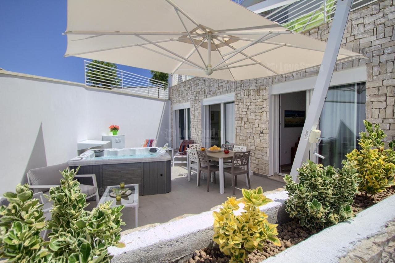 Jacuzzi Holiday Homes By Lovesud Santa Maria di Leuca Luaran gambar