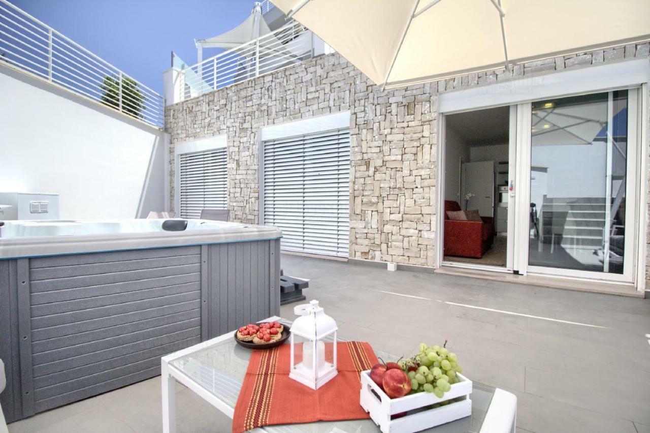 Jacuzzi Holiday Homes By Lovesud Santa Maria di Leuca Luaran gambar